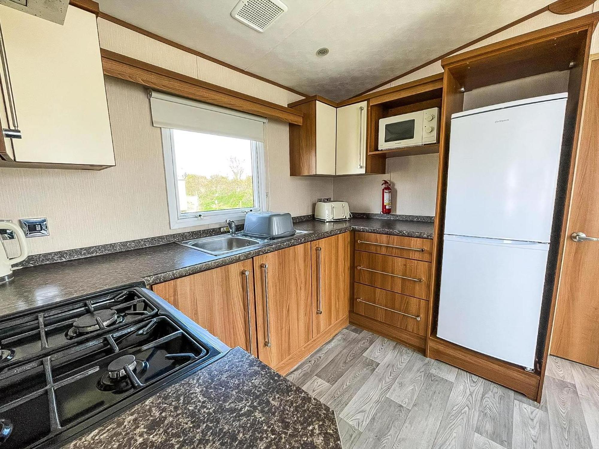 Lovely 8 Berth Caravan At Sunnydale In Lincolnshire Ref 35239S ラウス エクステリア 写真