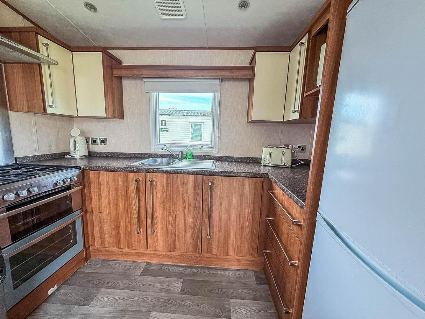 Lovely 8 Berth Caravan At Sunnydale In Lincolnshire Ref 35239S ラウス エクステリア 写真