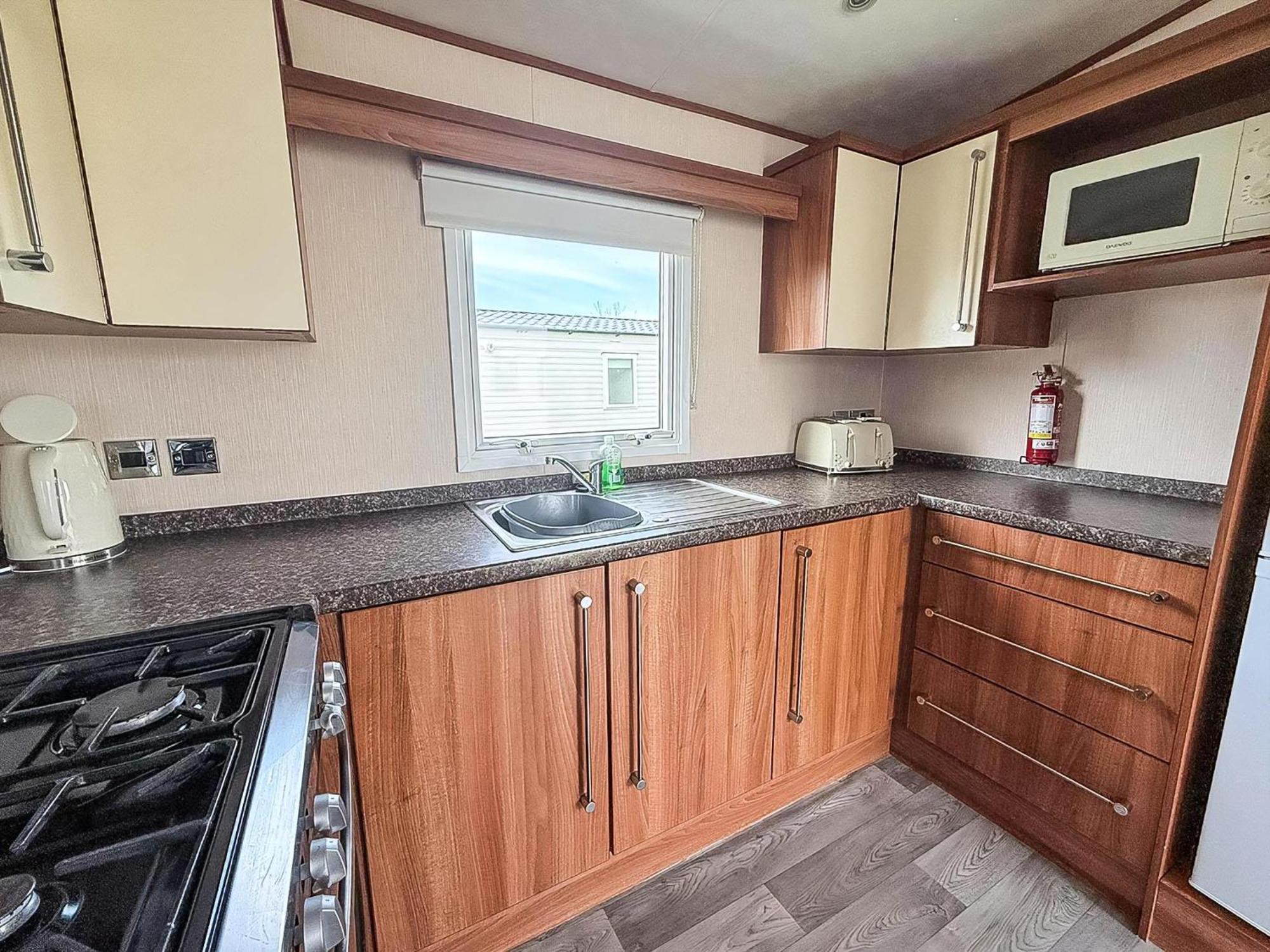Lovely 8 Berth Caravan At Sunnydale In Lincolnshire Ref 35239S ラウス エクステリア 写真