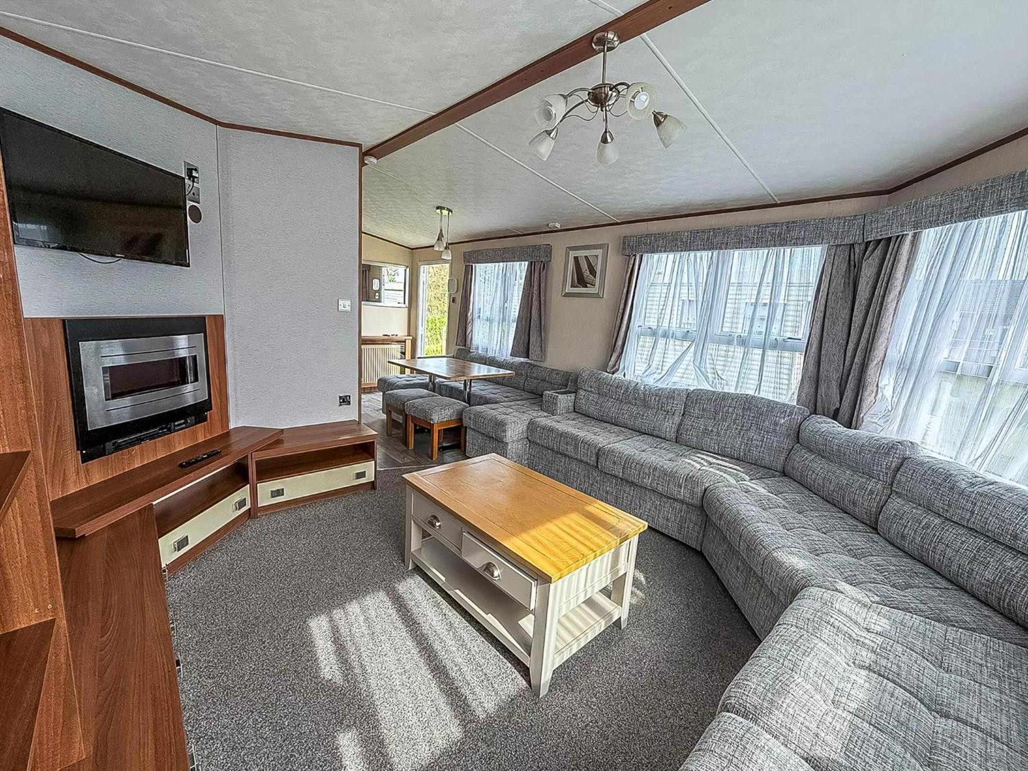 Lovely 8 Berth Caravan At Sunnydale In Lincolnshire Ref 35239S ラウス エクステリア 写真